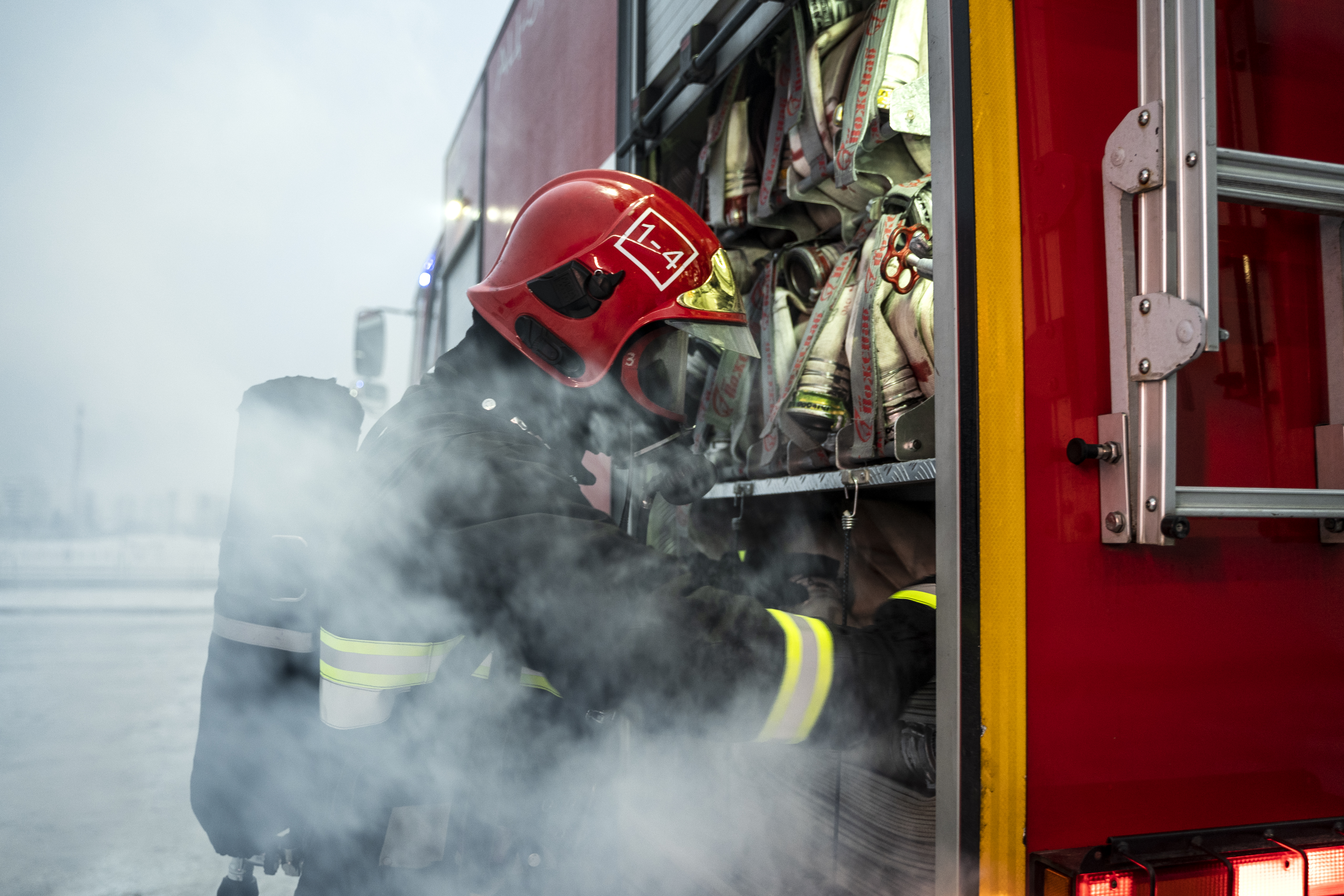 firefighter-ready-his-mission